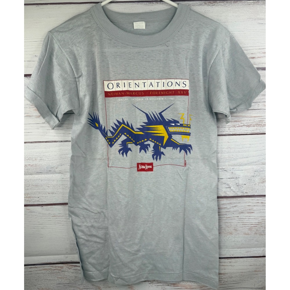 Vintage 1981 Neiman Marcus‎ Fortnight XXV Orientations Dragon T-Shirt Gray Small